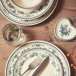 Comptoir De Famille Assiette Plate En Faience Bleu Ancien D26cm - Faustine -Côté Table Store 577a6 amb hd 2021 09 ah comptoir 0315