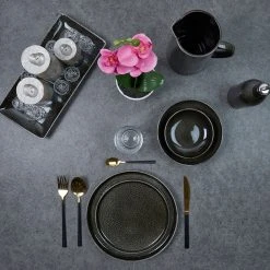 Home Déco Factory Assiette Plate En Grès Noir D26cm -Côté Table Store 626728 FRN03 WEB