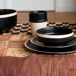 Opjet Assiette Plate En Grès Noir D25cm - Wabi -Côté Table Store 631885 FRN03 WEB